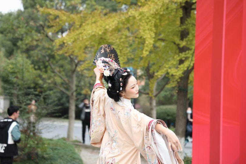 汉服#汉服走秀的一些抓拍和后来的摆拍嘿嘿 明制好好看!