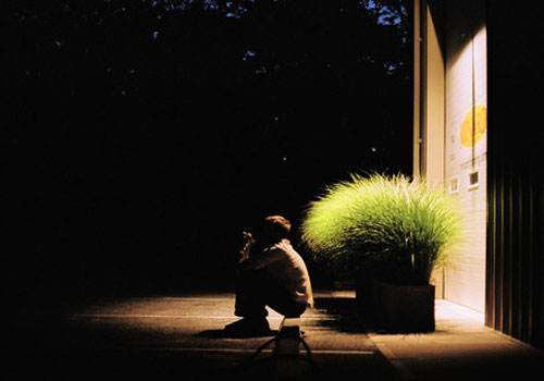 有人因不堪寂寞而迷失,有人因耐不住寂寞而堕落,有人因不甘于寂寞而