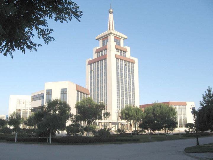 北方民族大学钟楼图片