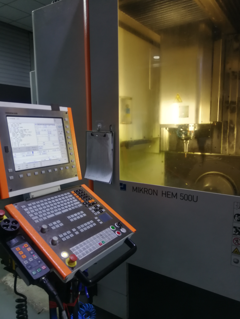 本人现在重庆,希望下个月月底能有一份在安徽芜湖cnc操机工作,望大家