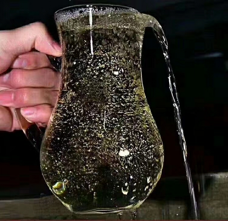 悠长,空杯隔夜香,入口不辣喉,喝多不上头 ,这就是酱香型白酒的特点!