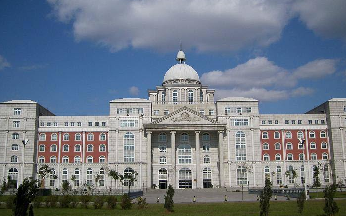 黑龙江商学院
