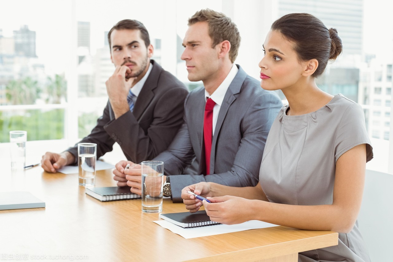 硕士女,大学工作两年,想要去公司找一个行政或者人事的工作,又没有