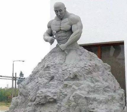 知乎上曾有过这样一个问题:为什么中国男人不注意身材?