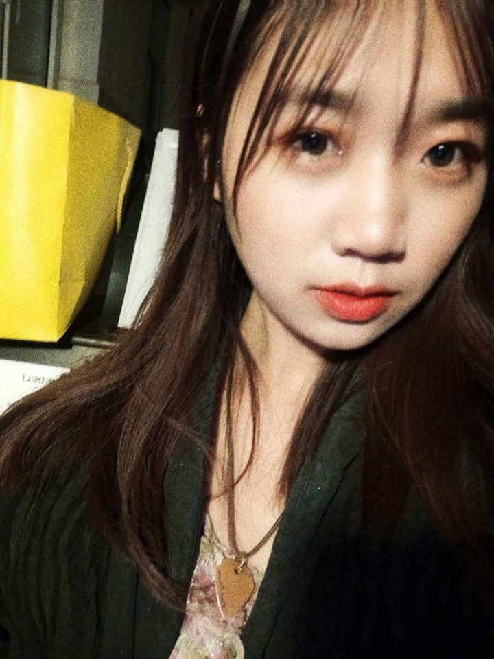 舞台经验丰富,在校期间荣获国家励志奖学金,多次获校级优秀一等720