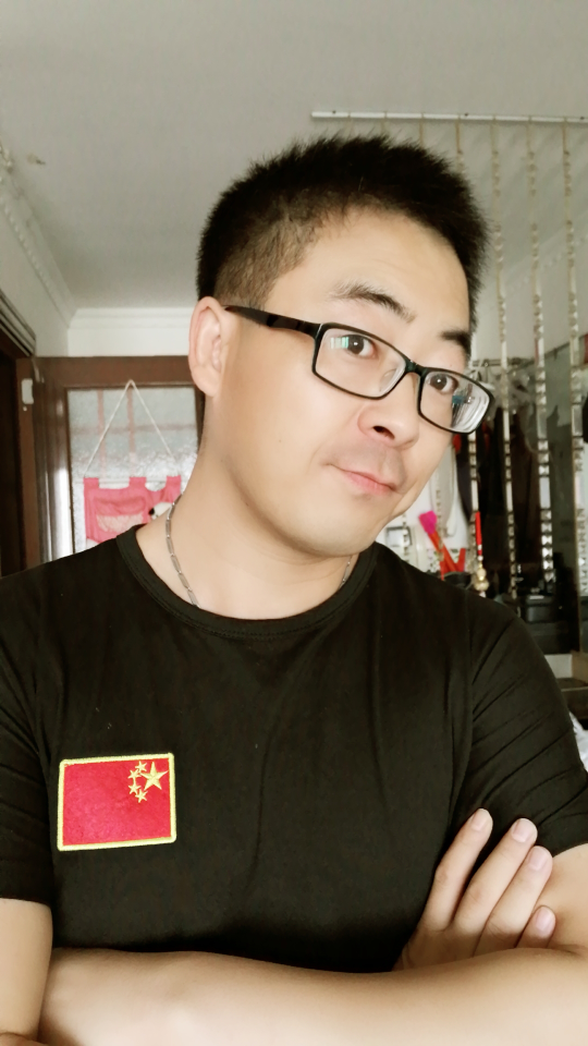 那就试一试运气吧! 80后白羊男一枚,干培训的,做过人事,教过学生.