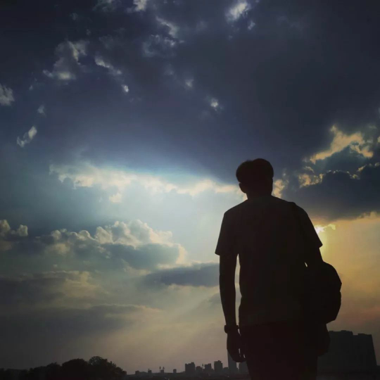 家糊口的路找到养家糊口的路安不了家从此便有了远方有了漂泊有了乡愁