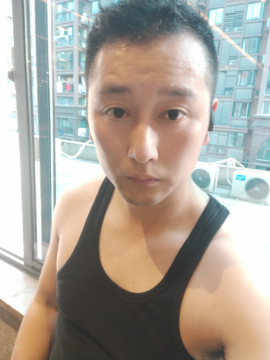 职场相亲角#90年大叔一枚,体重77kg,身高183.