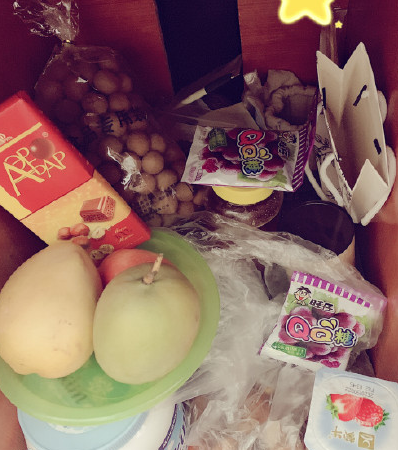 办公桌零食大赛