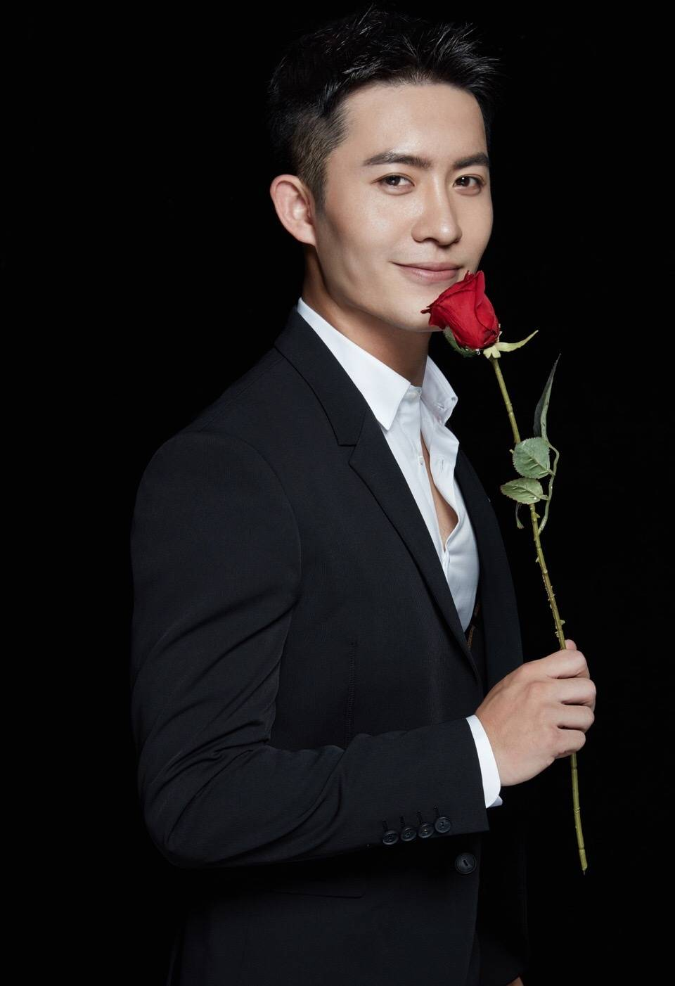 对方有空可以一起去旅游美食单身军人的真实照片军人的单身服装照片