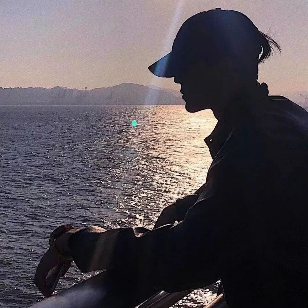 本人99年的想在学一些和计算机行业有关的但是不知道