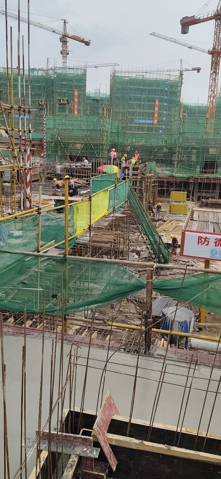 建筑工程项目,为了生活已经做了11年现场技术管理员,实习生,施工员,栋