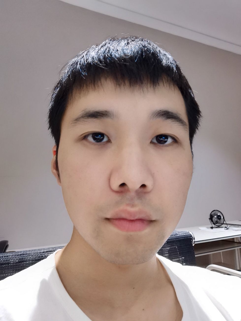 职场相亲角#没p过图,纯素颜,有没有人哇⊙ω