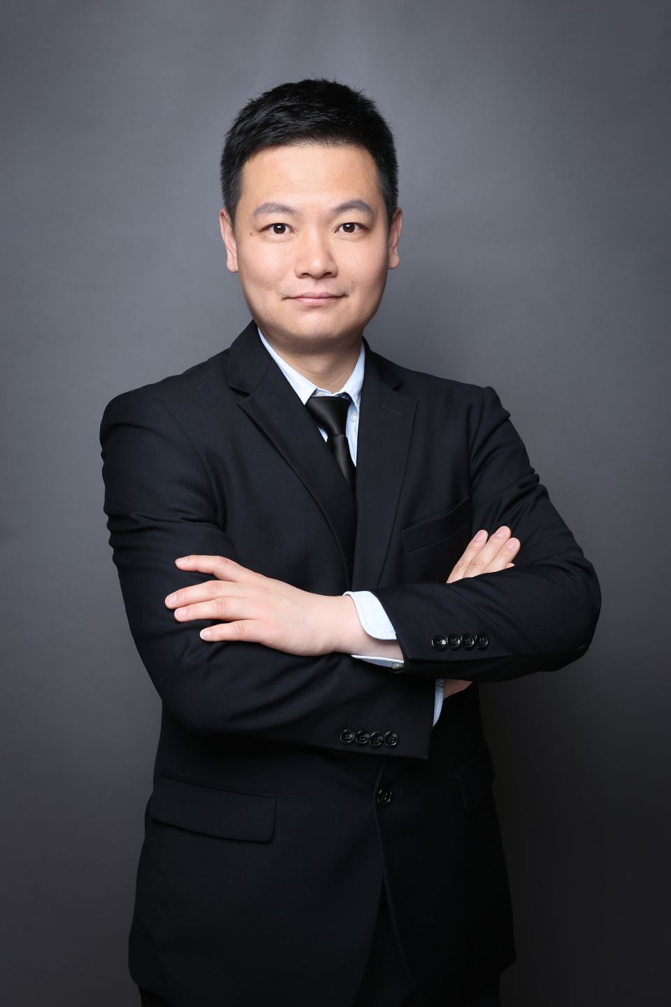 年龄:81年 坐标:长春 职业:地产公司人力资源 爱好:读书,电影,写作