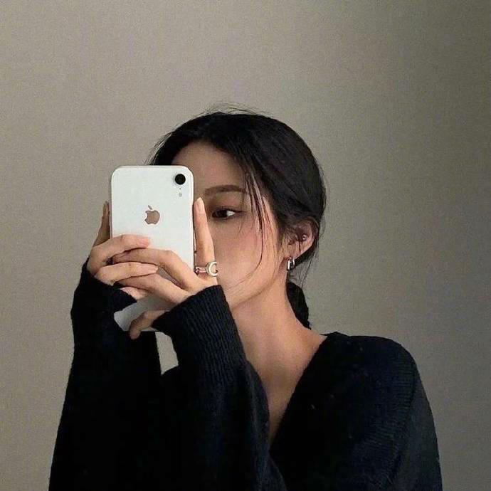 奇葩面试#投了简历之后,接到对方的邀请参加了面试,面试当天挺多人的