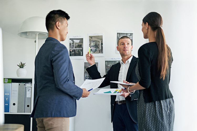 为什么外企招人年龄不限而内资企业招人却有年龄限制