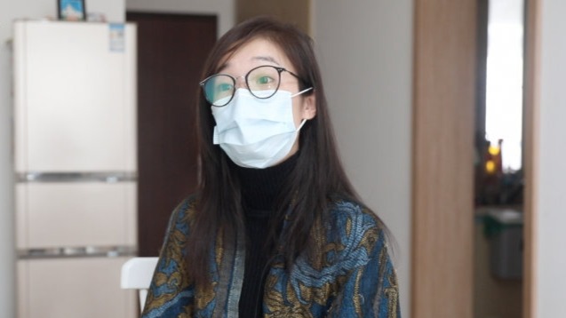 杭州女子取快递遭人偷拍并被造谣出轨快递员,当事人 em>吴女士 /em>称