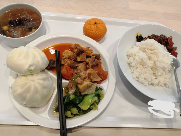 晒晒我的工作餐#之前兼职的时候待过的一家企业,员工餐很棒,每天有两