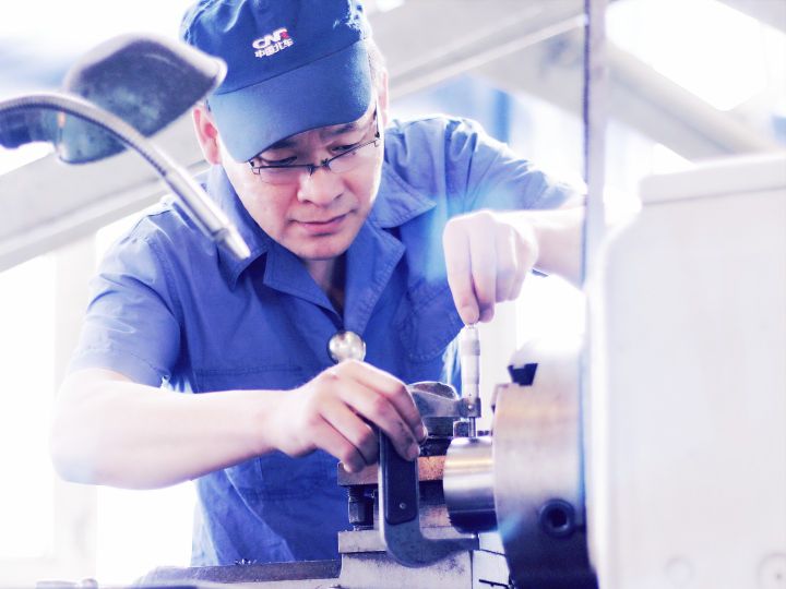 并在 em>普车 /em>工基础上自学了数控车工技术操作,把 em>普车 /em>