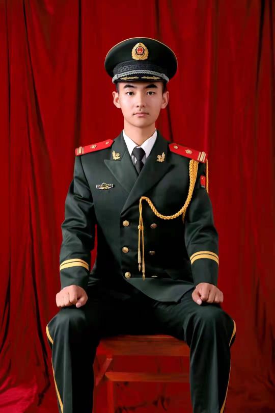 想找份工作目前大专在读身高182体重180.阅读