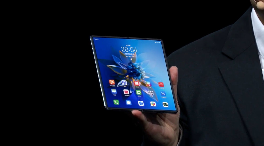 大厂热议#新一代折叠屏旗舰手机,华为matex2发布,售价17999元起,华为