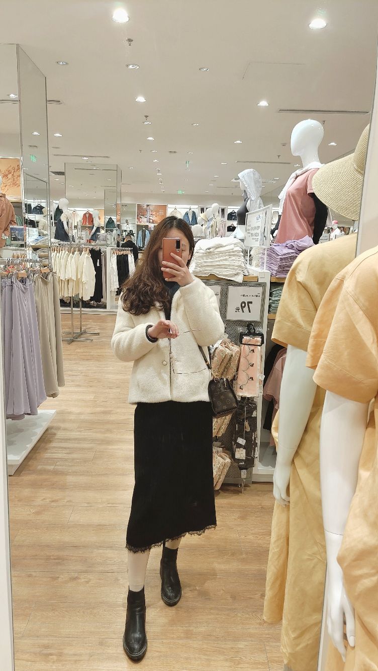 给自己加油打气#商场自拍get√希望能顺利找到新工作