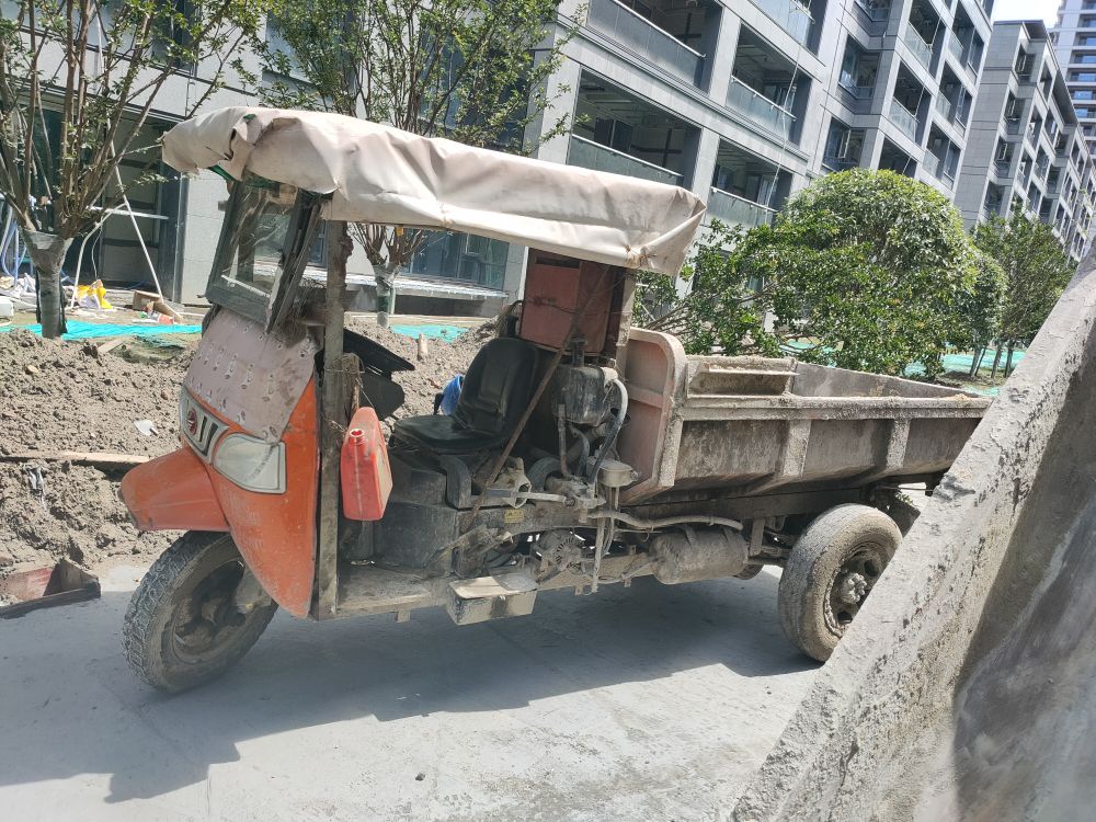 装载机    em>三轮车 /em>租赁