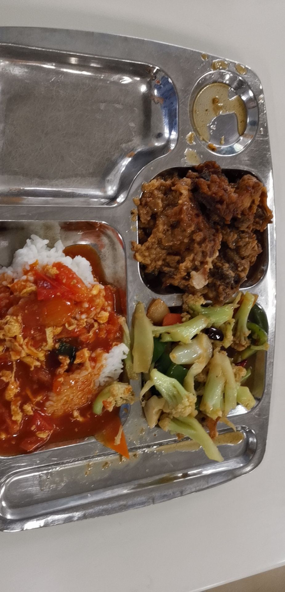 最近两个月的工作餐,有在公司食堂的,也有在 em>外场服务 /em>单位