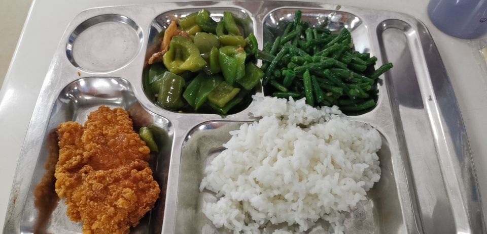 最近两个月的工作餐,有在公司食堂的,也有在 em>外场服务 /em>单位