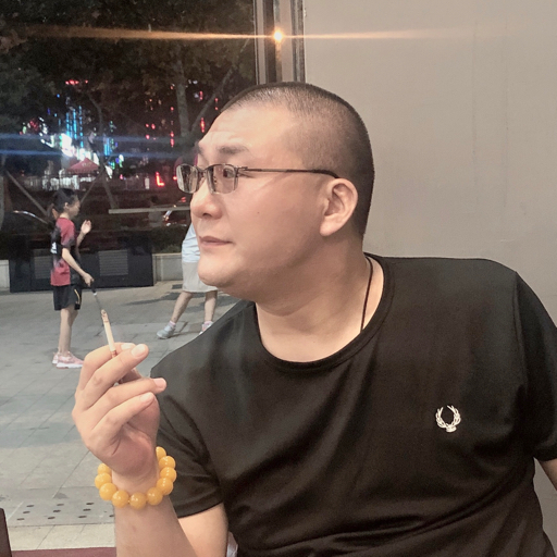 35歲的求職瓶頸男人四十歲為了事業挖心掏肺現實的社會每個人都爭著