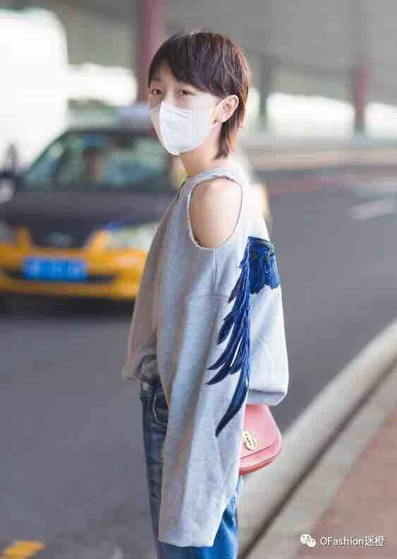 【周冬雨】真是非常合格的nike代言人了,几乎每次街拍都是nike,nike粉