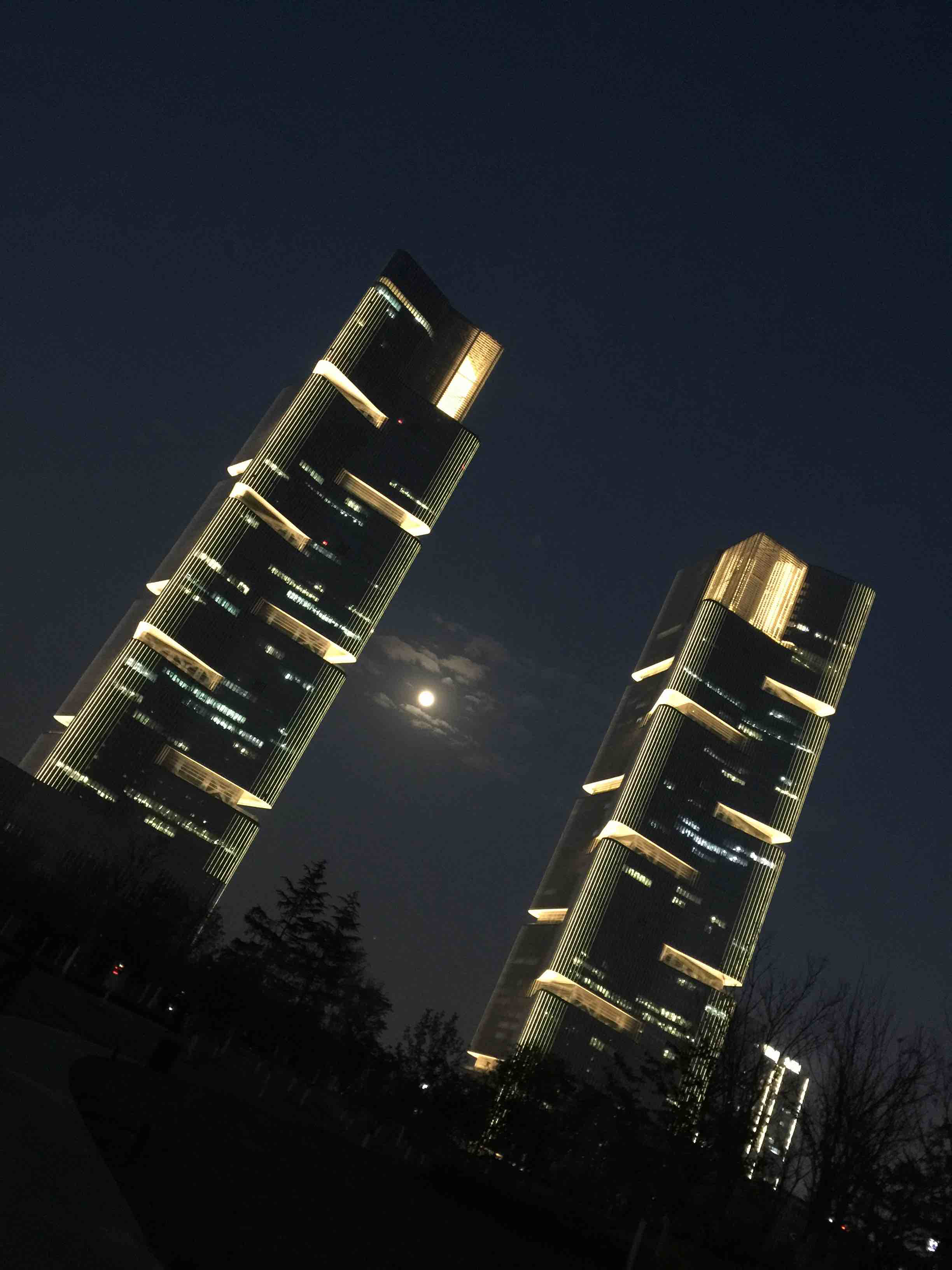 河南职业技术学院我也是河职的想找个文职学长学姐们